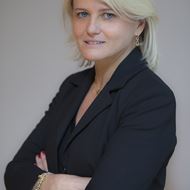 Christina Lundari